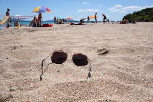 picture of sunglasses on the beach